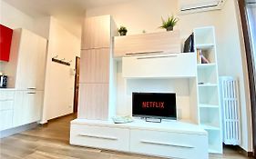 15 Minuti Dall'Istituto Ortopedico Galeazzi - Appartamento Silenzioso Con Cucina, Wifi E Netflix